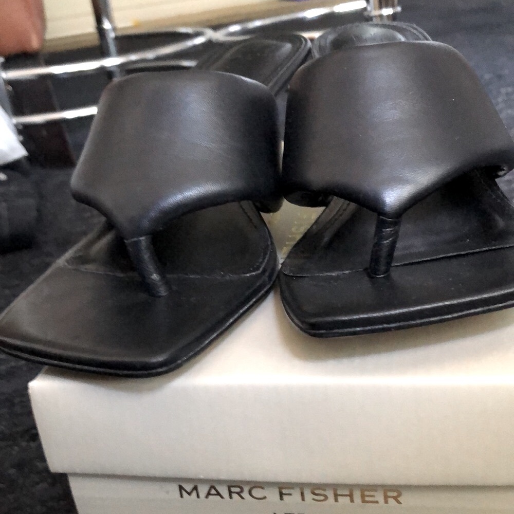 MARC FISHER (9.5) Classy Heeled Slip-on - Picture 5 of 10